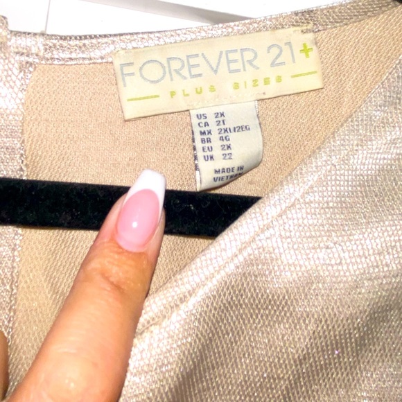 Crop Top (BUNDLE & SAVE 15% OFF) - Picture 3 of 3